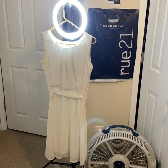 White Medium Spring Tacera Dress - Picture 1 of 3